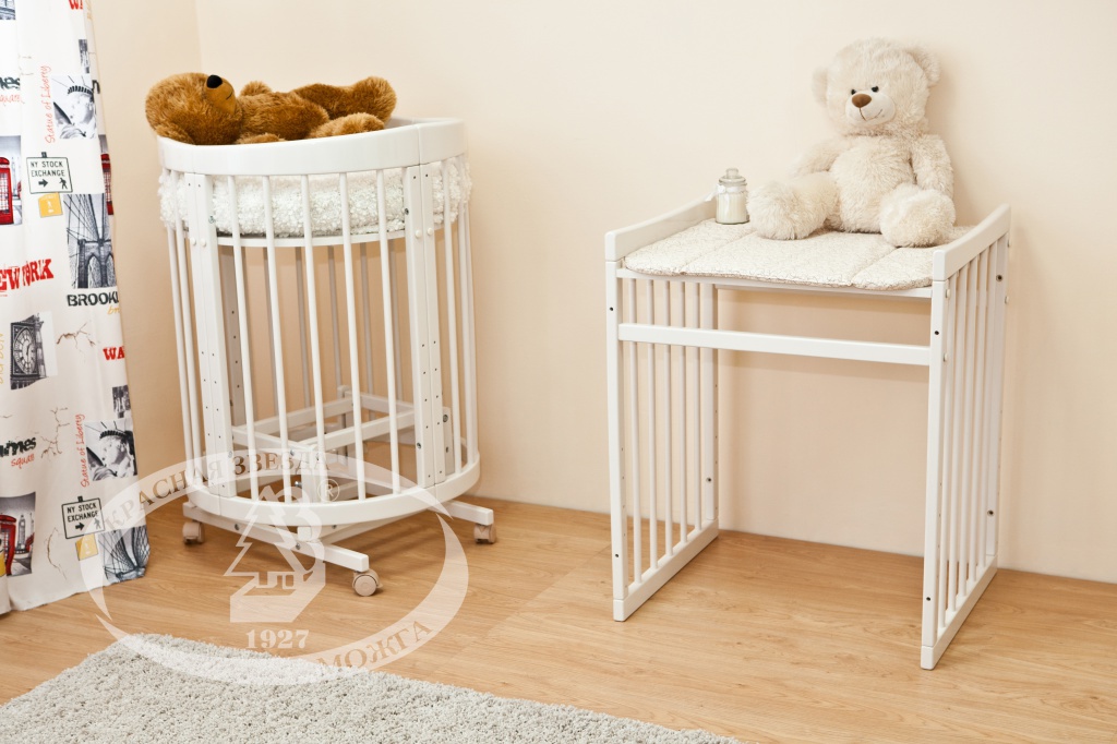 Детские кроватки для новорожденных Пеленальный столик (С пеленальным столиком)